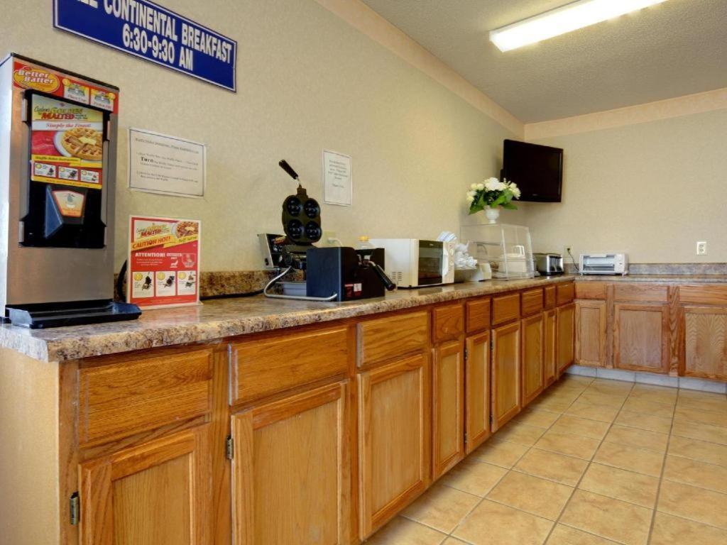 Americas Best Value Inn & Suites Macon Kültér fotó